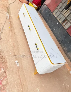 Executive Box TV Stand yenye Marble Top