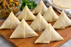 Samosa za Nyama Zilizopikwa Tayari