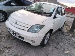 Toyota IST 2006