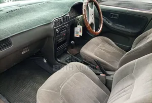 Nissan FB14 1994 Nyeusi