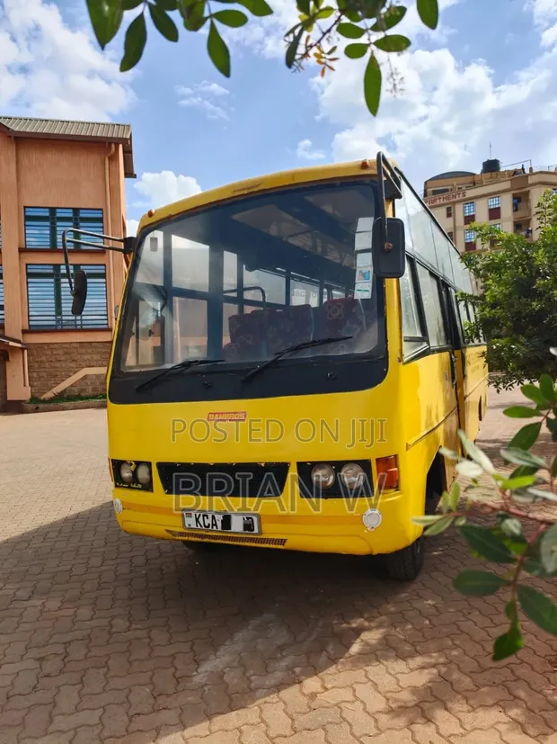 Gari la Shule la 2014 - 33 Seater - 1
