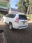 Toyota Land Cruiser Prado 2017 Nyeupe - 2