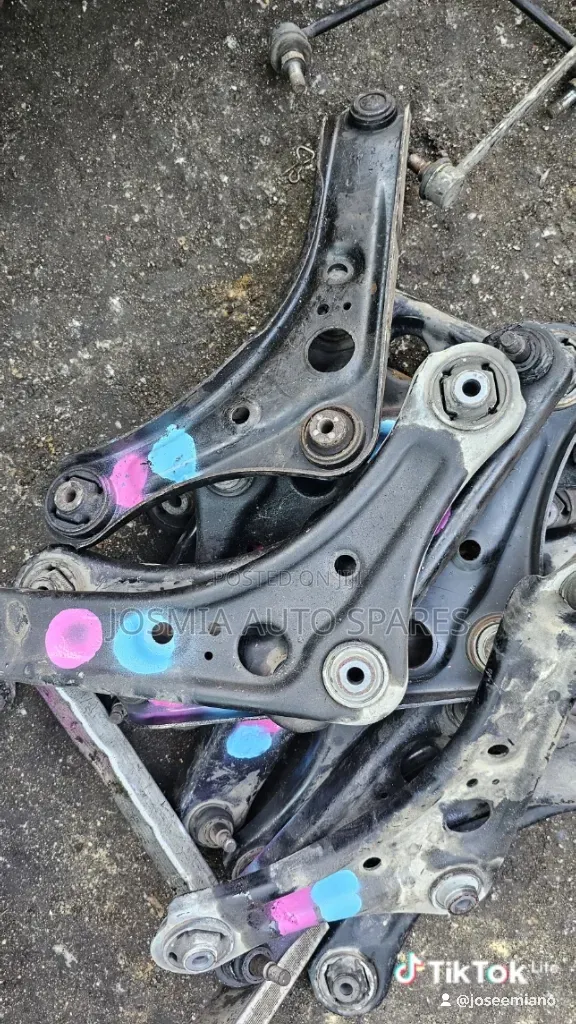 Nissan Days Control Arm (Iliyo tumika) - 1