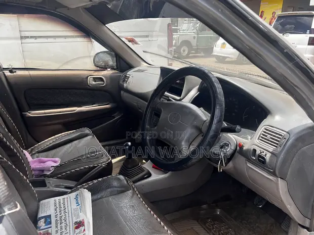 Toyota Corolla Sedan 1998 Nyeupe - 1
