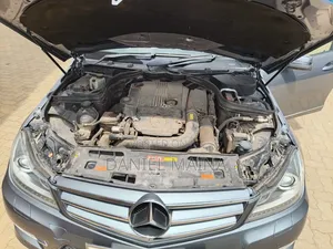 Mercedes-Benz C200 2012