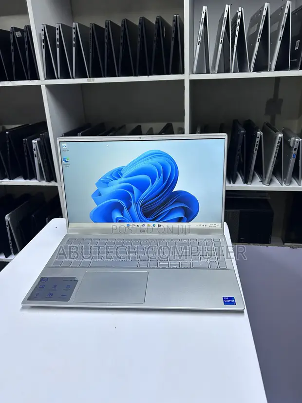 Dell Inspiron 15 5000 Laptop - Core i7, 16GB RAM, 512GB SSD - 1