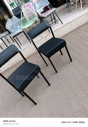 Office Visitor Chair - Black Leather Waiting Chair