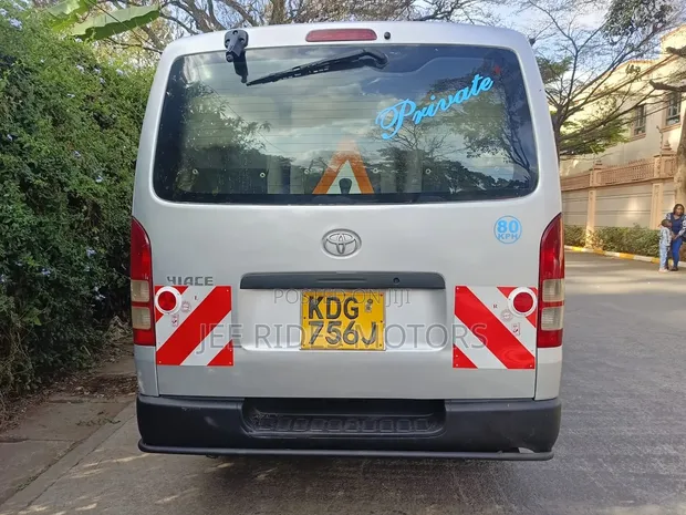 Toyota HiAce 2014 Silver - 1