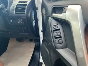 Toyota Land Cruiser Prado TX 2021 Nyeupe