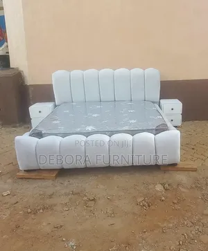 6x6 White Bubble Bed with Mattress and Sidebed