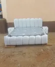 Kitanda cha Bubble Nyeupe 6x6 na godoro na kitanda cha pembeni - 1