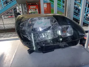 Toyota Porte 2013 Headlight