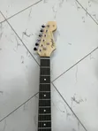 Fender Solo Gitaa la Umeme - 2