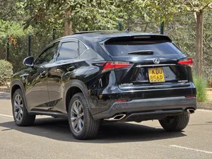 Lexus NX 200t 2016 Nyeusi