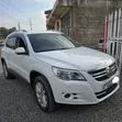 Volkswagen Tiguan 2010 Pearl - 2