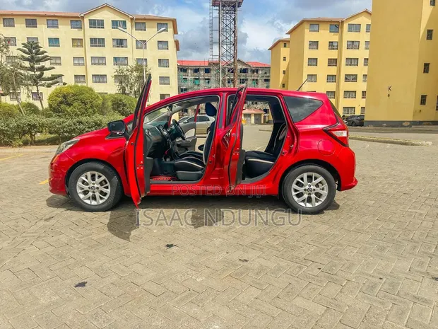 Nissan Note 2019 Nyeusi - 1