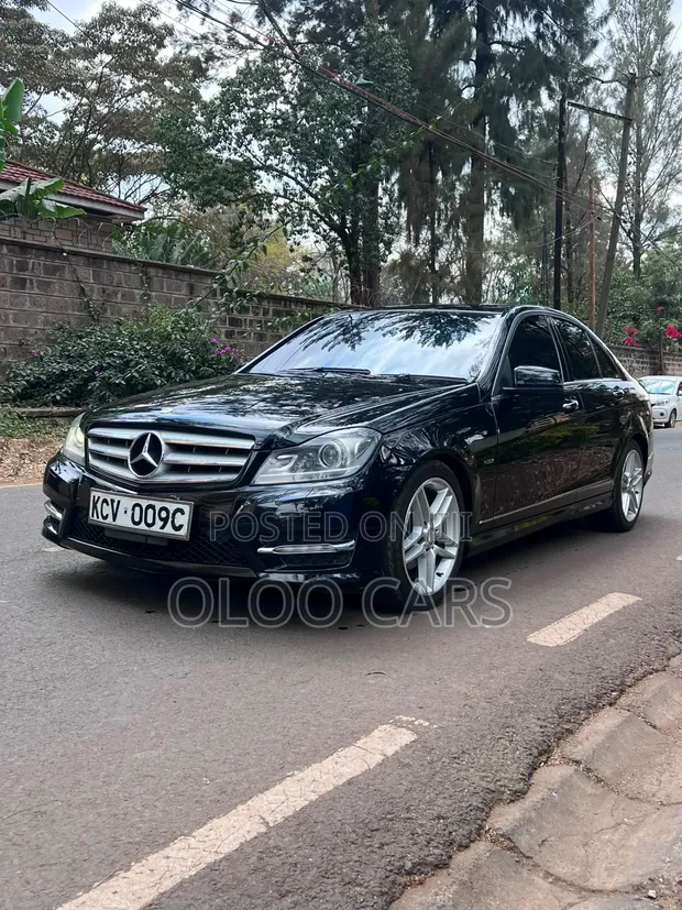 Mercedes-Benz C200 2013 Black - 1