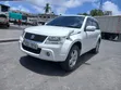 Suzuki Escudo 2011 Nyeupe - 1