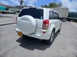Suzuki Escudo 2011 Nyeupe - 3