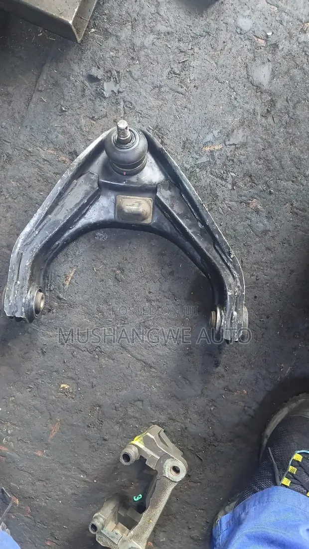 Mitsubishi L200 G20 New Model Upper Arm - 1