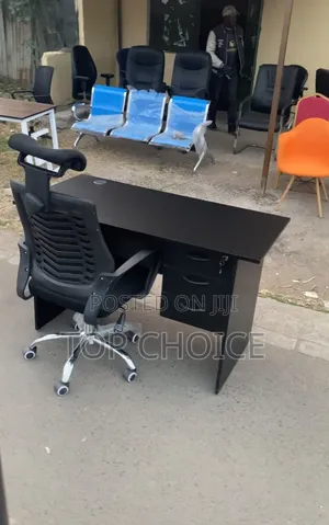 Ergonomic Mesh Office Chair with Headrest