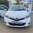 Toyota Vitz 2012 Nyeupe - 3