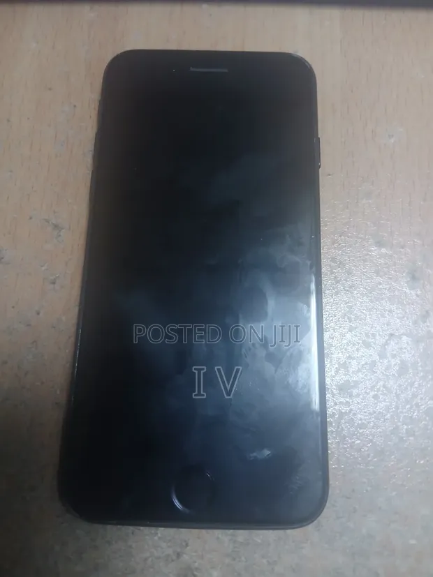 Apple iPhone SE (2020) 256GB Nyeusi - 1