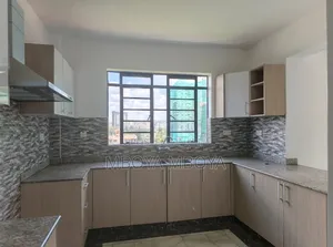 3 Bedroom Apartment for Rent in Parklands/Highridge
