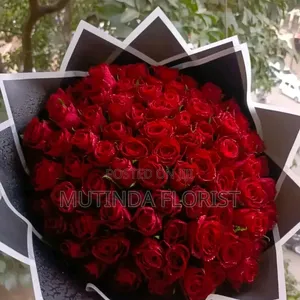 Bouquet ya Maua Safi na Mutinda Florist