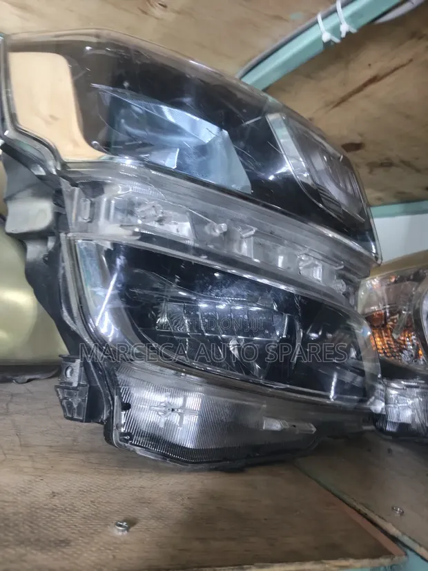 Suzuki Wagon R Xenon Headlight (2015) - 1