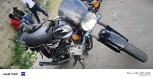 Bajaj Boxer 150 UG 2024 Nyeusi