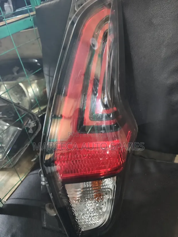 Suzuki Wagon R Taillight (Original Japan) - 1