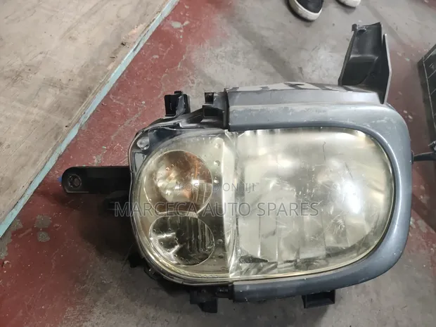 Nissan Cube Headlight (2006 Model, Japan Import) - 1