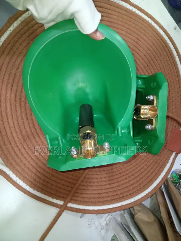 Practical Goat Drinking Trough Bowl - Plastic - 1