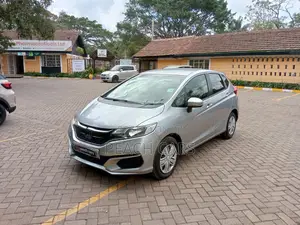 Honda Fit 2018 Nyeupe