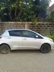 Toyota Vitz 2012 Silver - 3