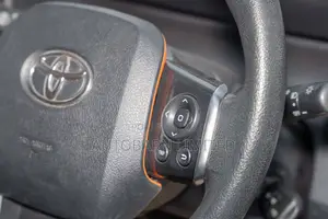 Toyota Sienta 1.5 FWD (6-seater) 2020 Nyeupe