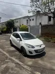 Mazda Demio 2012 Nyeupe - 1