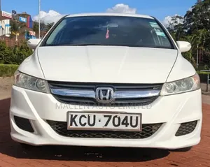 Honda Stream 2013 Nyeupe