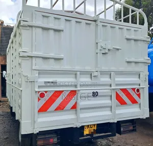 Mitsubishi Fuso Canter 2019 Nyeupe