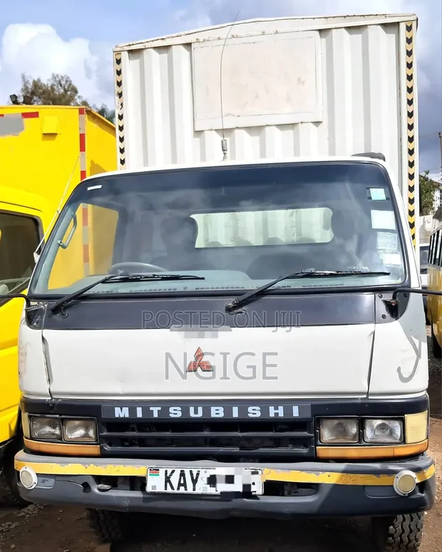 Mitsubishi Canter Lori Rigid - 1