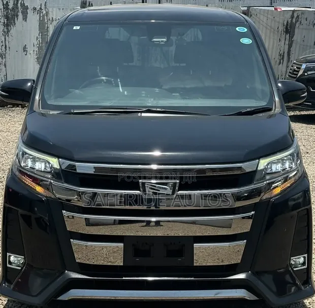 Toyota Noah 2.0 FWD (7 Seater) 2019 Black - 1