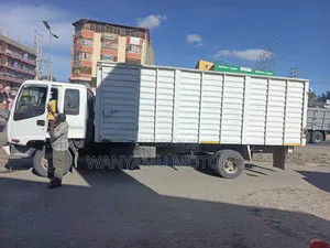 Truk Isuzu FRR 90