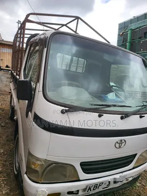 Toyota Dyna Petrol Van (2004)