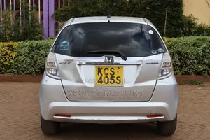 Honda Fit Hybrid 2011 Silver