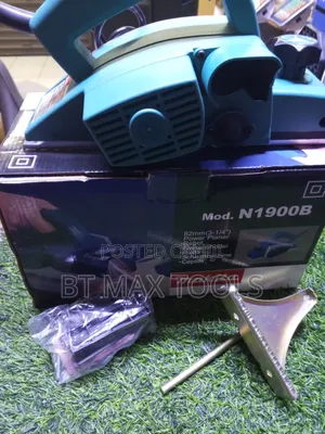 Makita N1900B Planer ya Umeme ya 82mm