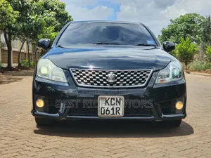 Toyota Crown 2010 Nyeusi