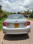 Toyota Corolla 2013 Nyeupe - 2
