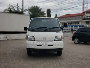 Mazda Bongo Van 2020 Nyeupe