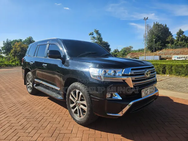 Toyota Land Cruiser 4.6 V8 AX 2014 Nyeusi - 1